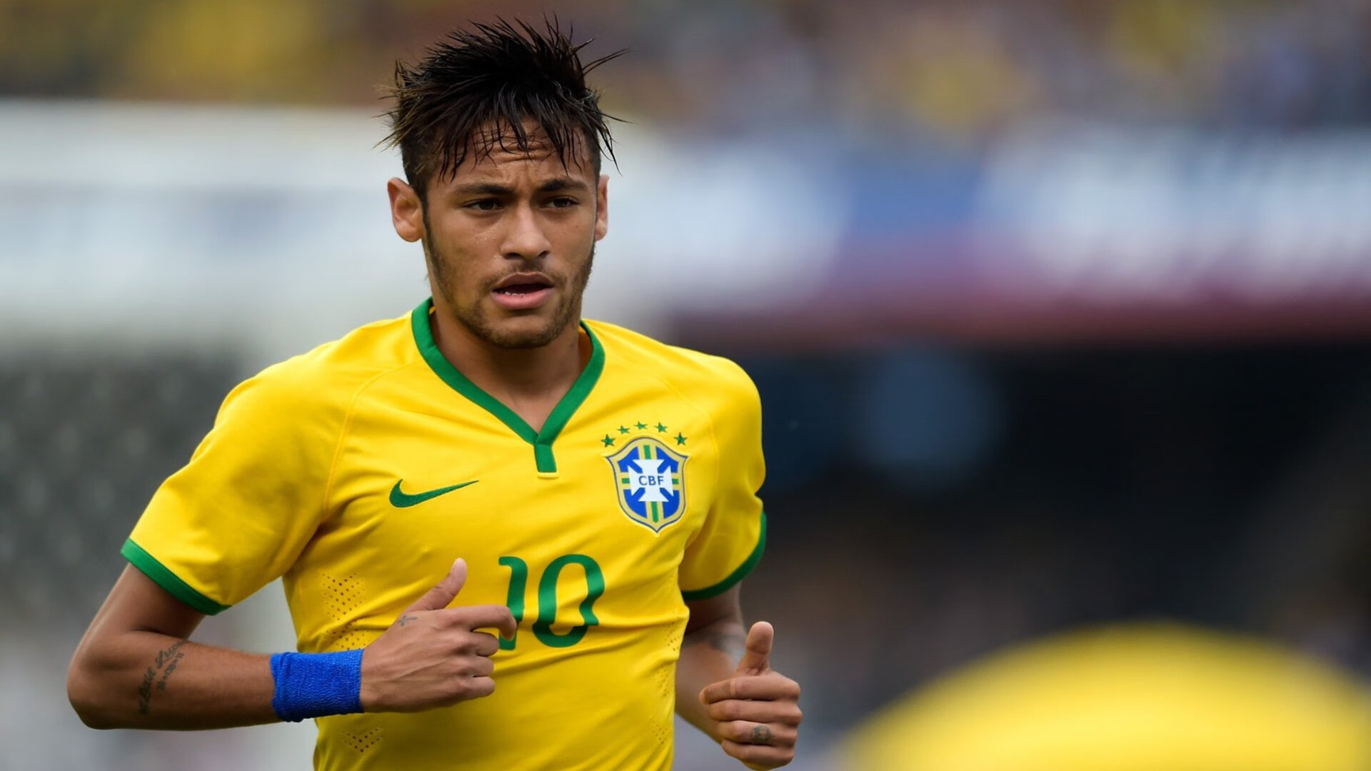 伊朗男队在四分之一决赛中意外击败日本队，进入半决赛，成为本届赛事的一大亮点。